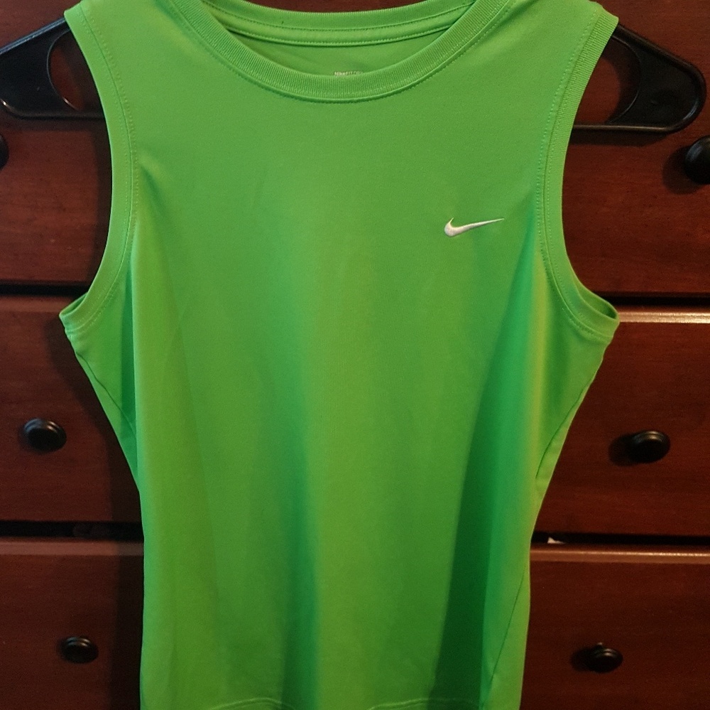 Nike workout top